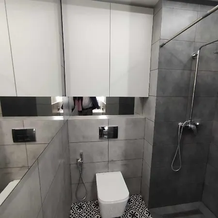 2 Separate Bedrooms *