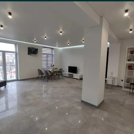 Апартаменти 2 Separate Bedrooms *