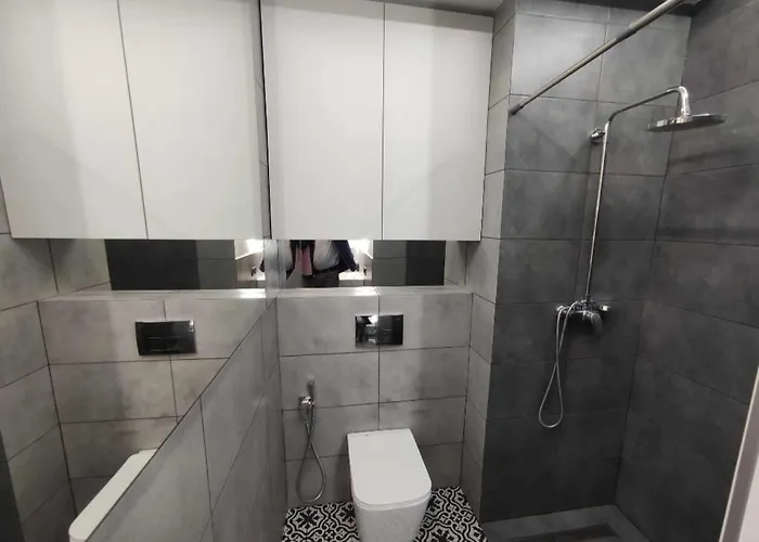 2 Separate Bedrooms *